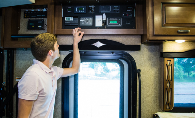 how to work rv thermostat
