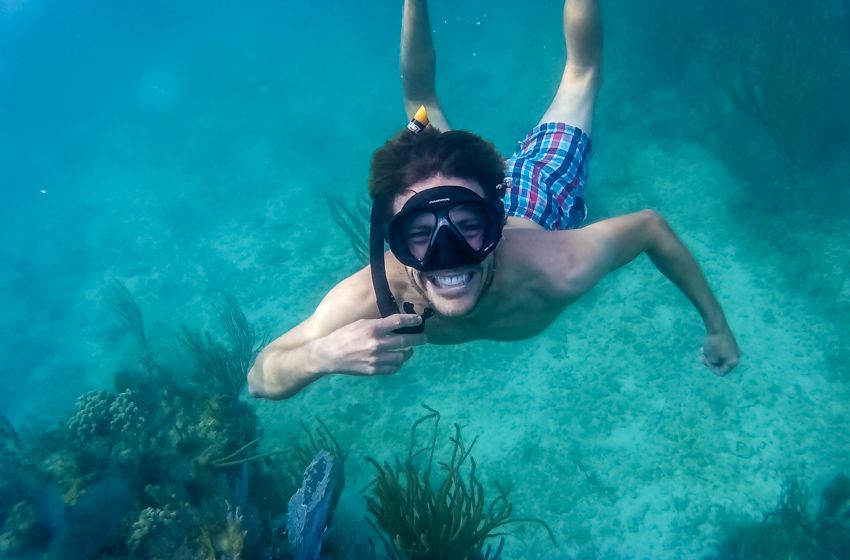 jason wynn snorkeling bahamas